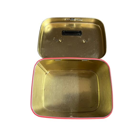 Vintage Betty Boop in Car Small Lunch Tin/ Piggy Bank With Latch - Picture 7 of 8